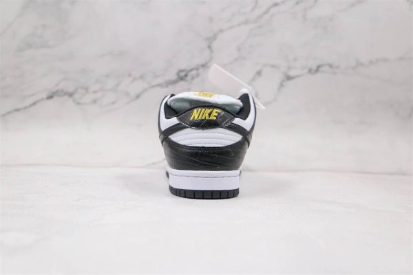 SUPREME X NIKE SB DUNK LOW – NK91 - Image 3