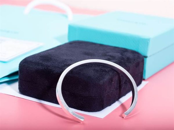 TIFFANY & CO. JEWELREY – WJL65 - Image 4