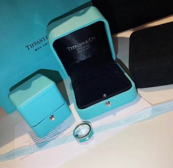 TIFFANY & CO. JEWELREY – WJL71 - Image 6