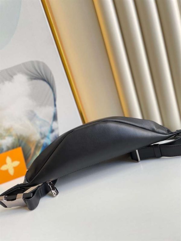 LOUIS VUITTON DISCOVERY BUMBAG – WLM128 - Image 3