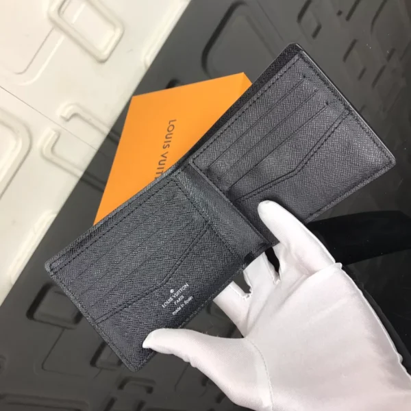 Louis Vuitton X Supreme Wallet Epi Slender Black – WLM120 - Image 3