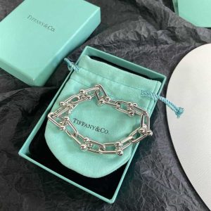 TIFFANY & CO. JEWELREY – WJL56