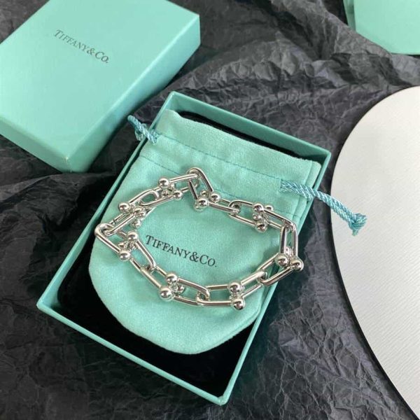TIFFANY & CO. JEWELREY – WJL56