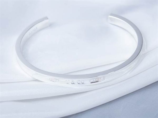 TIFFANY & CO. JEWELREY – WJL65 - Image 2