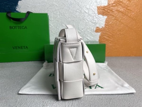 BOTTEGA VENETA WOMEN’S CASSETTE IN WHITE – WBV08 - Image 5