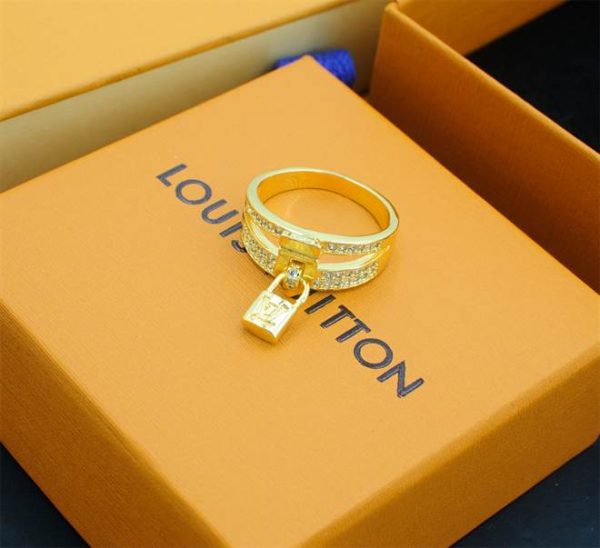 LOUIS VUITTON JEWELREY – WJL14