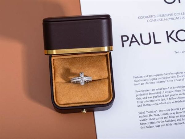 TIFFANY & CO. JEWELREY – WJL70
