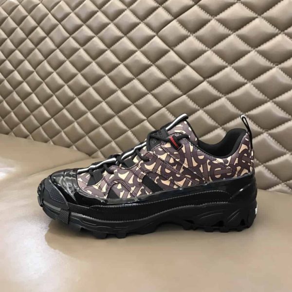 BURBERRY MONOGRAM PRINT ARTHUR SNEAKERS – BBR33 - Image 5