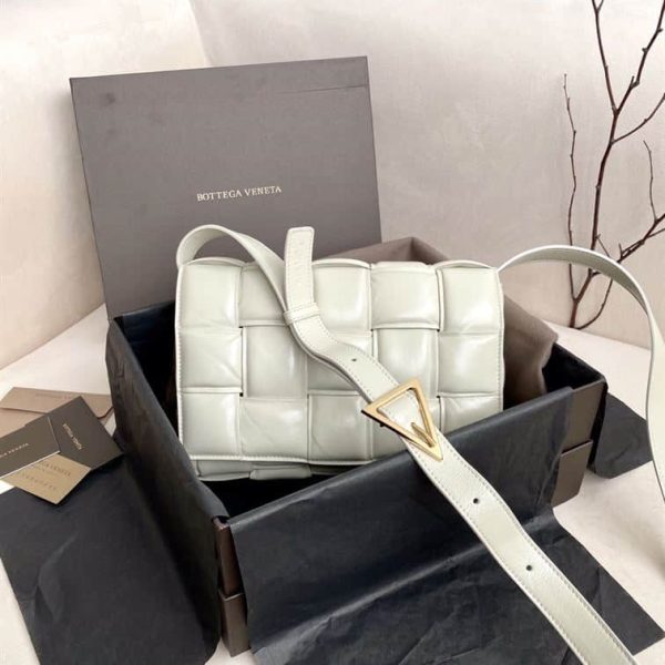 BOTTEGA VENETA WOMEN’S PADDED CASSETTE IN CHALK – WBV11 - Image 5