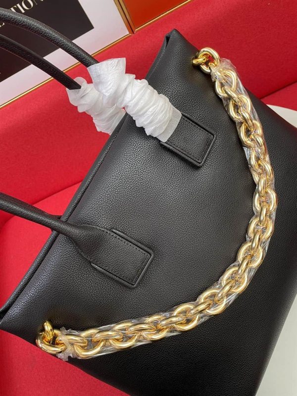 BOTTEGA VENETA WOMEN’S CHAIN TOTE IN BLACK – WBV19 - Image 3