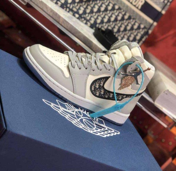 Jordan 1 Retro High Dior - Image 2