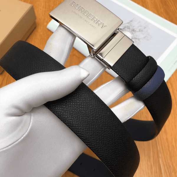 BURBERRY REVERSIBLE PLAQUE BUCKLE GRAINY LEATHER BELT – B25 - Image 7