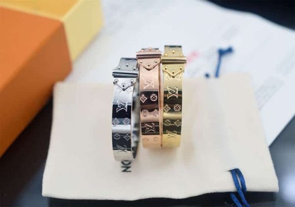LOUIS VUITTON JEWELREY – WJL11