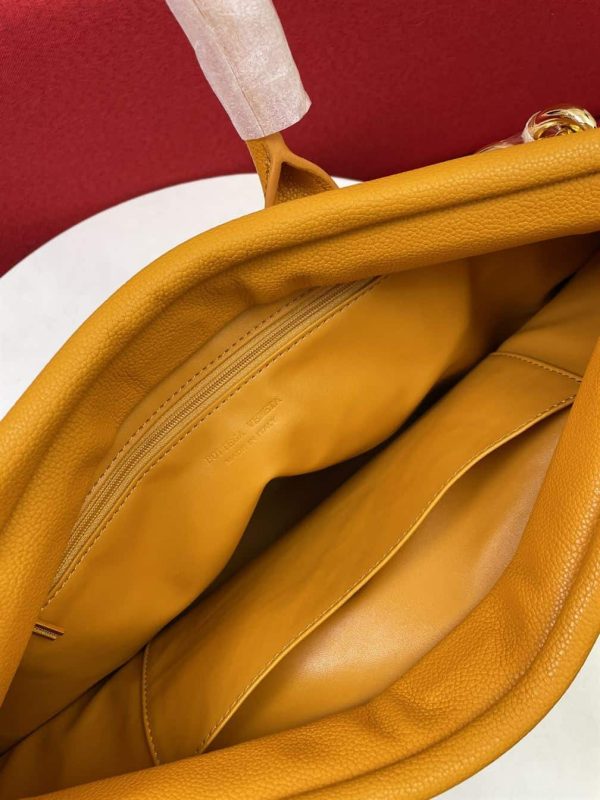 BOTTEGA VENETA WOMEN’S CHAIN TOTE IN COB  – WBV18 - Image 4