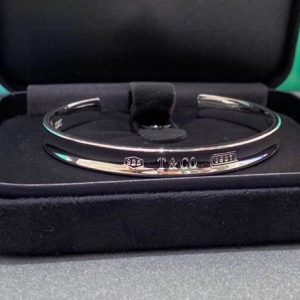 TIFFANY & CO. JEWELREY – WJL78