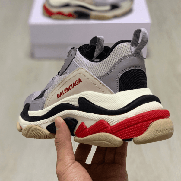 BALENCIAGA TRIPLE S TRAINERS – BB25 - Image 4