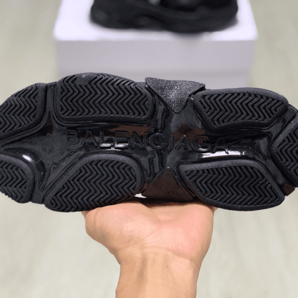 BALENCIAGA TRIPLE S TRAINERS – BB26 - Image 3