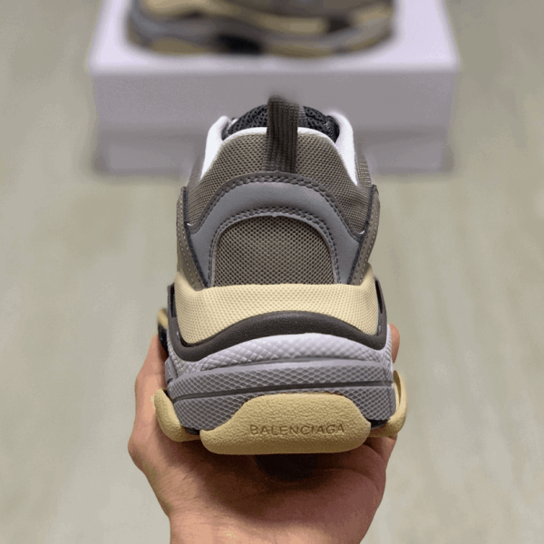 BALENCIAGA TRIPLE S TRAINERS – BB27 - Image 4