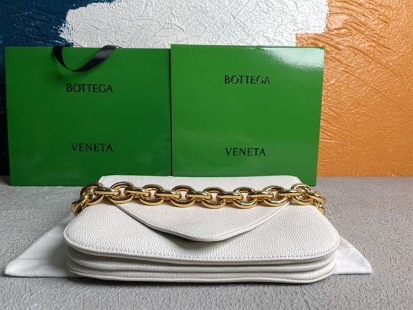 BOTTEGA VENETA WONMEN’S MOUNT IN WHITE – WBV16 - Image 6