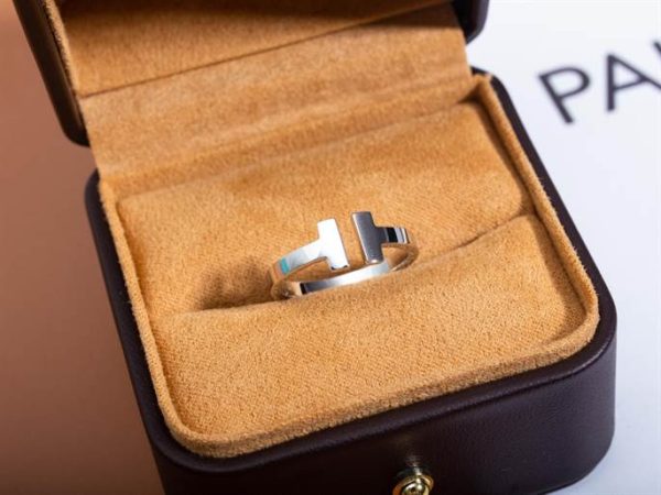 TIFFANY & CO. JEWELREY – WJL69