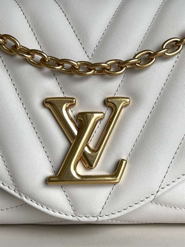 LOUIS VUITTON NEW WAVE CHAIN BAG -WLM76 - Image 8