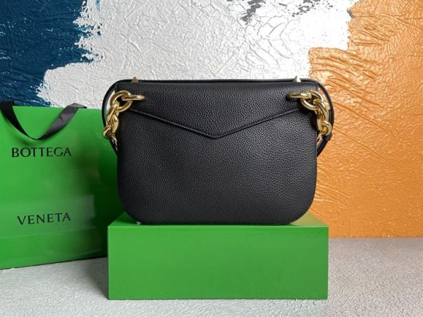 BOTTEGA VENETA WONMEN’S MOUNT IN BLACK – WBV14 - Image 3