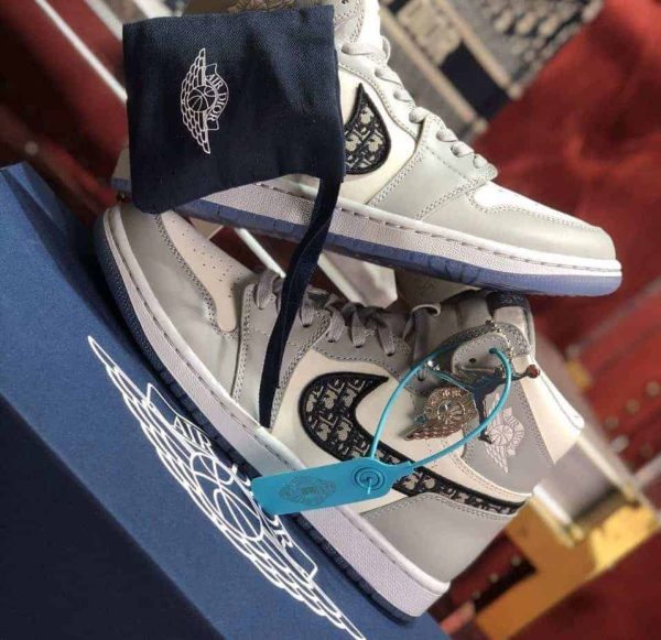 Jordan 1 Retro High Dior - Image 3