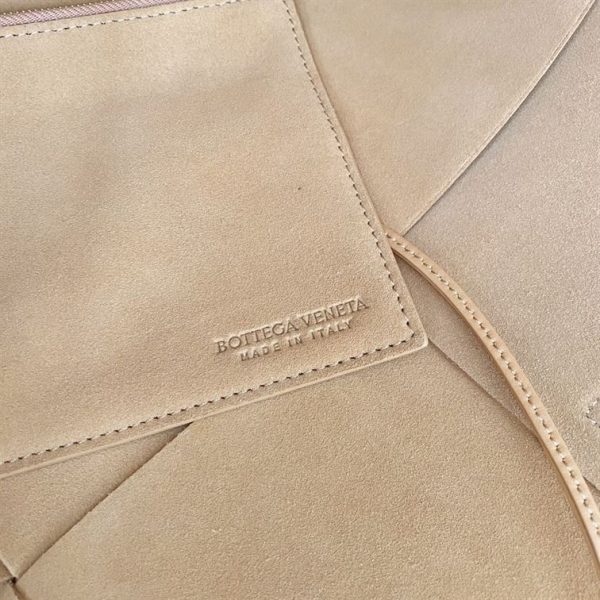 BOTTEGA VENETA WOMEN’S ARCO TOTE IN ALMOND – WBV31 - Image 3