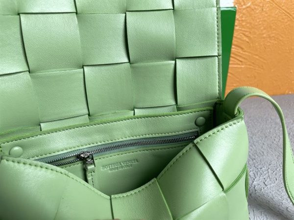 BOTTEGA VENETA WOMEN’S CASSETTE IN PISTACHIO – WBV10 - Image 4