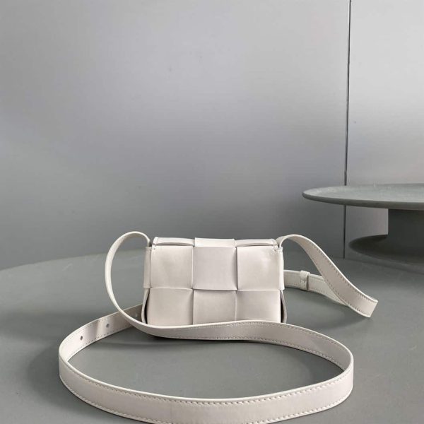 BOTTEGA VENETA CASSETTE IN WHITE – WBV06 - Image 5