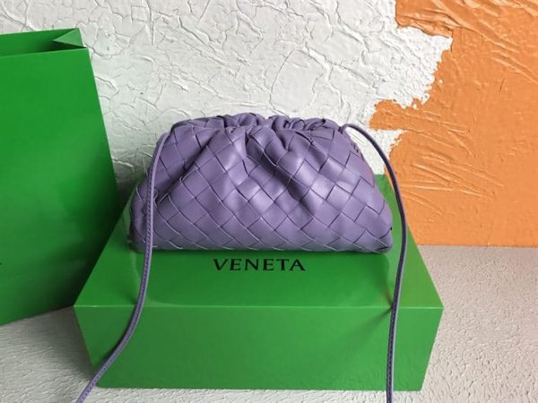 BOTTEGA VENETA WOMEN’S MINI POUCH IN LAVENDER – WBV25 - Image 6