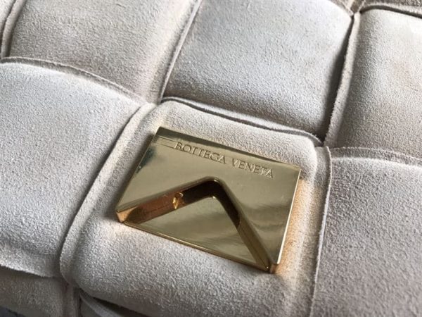 BOTTEGA VENETA WOMEN’S CHAIN CASSETTE IN PORRIDGE – WBV01 - Image 4