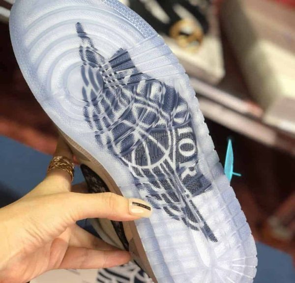 Jordan 1 Retro High Dior - Image 5