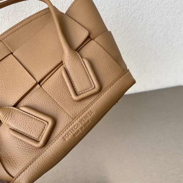BOTTEGA VENETA WOMEN’S ARCO IN CARAMEL – WBV29 - Image 3