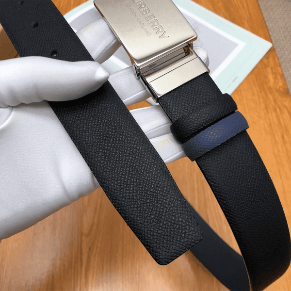 BURBERRY REVERSIBLE PLAQUE BUCKLE GRAINY LEATHER BELT – B25 - Image 3