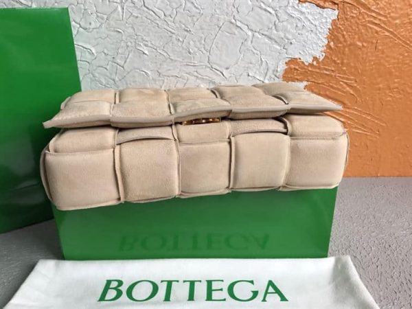 BOTTEGA VENETA WOMEN’S CHAIN CASSETTE IN PORRIDGE – WBV01 - Image 7