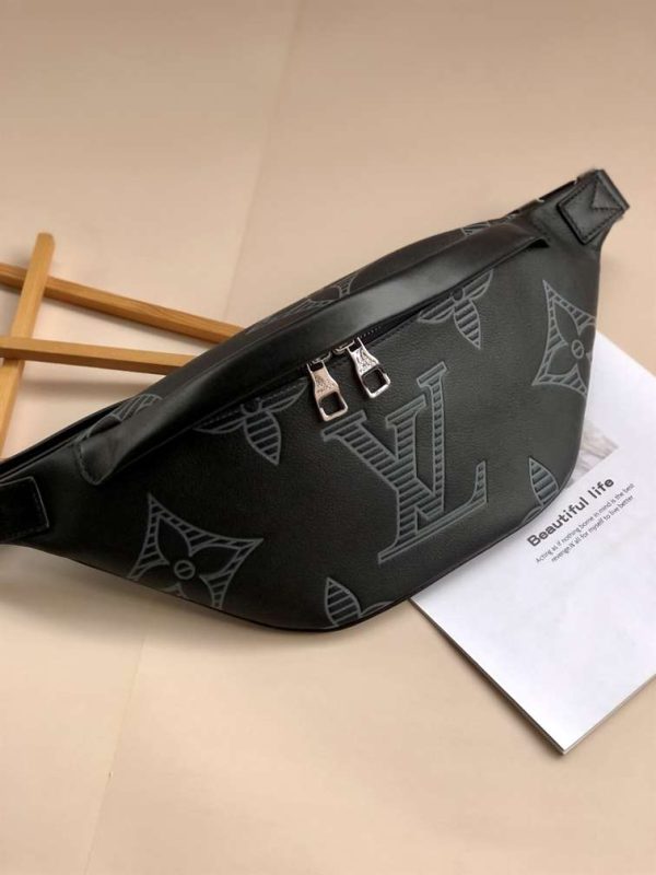 LOUIS VUITTON DISCOVERY BUMBAG – WLM199 - Image 2