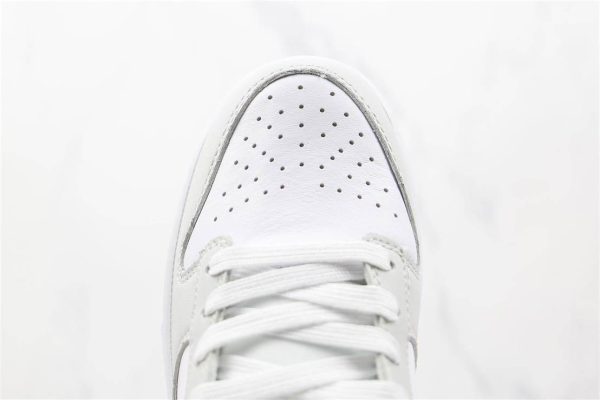 NIKE SB DUNK LOW GREEN TENDER POWDER – NK77 - Image 3