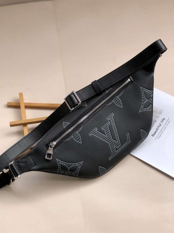 LOUIS VUITTON DISCOVERY BUMBAG – WLM199 - Image 3
