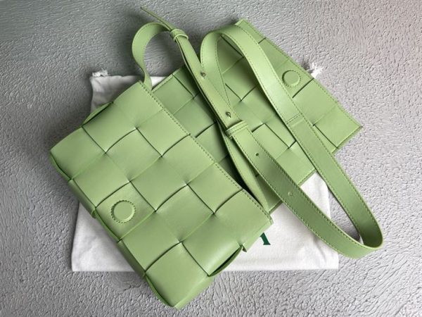 BOTTEGA VENETA WOMEN’S CASSETTE IN PISTACHIO – WBV10 - Image 7