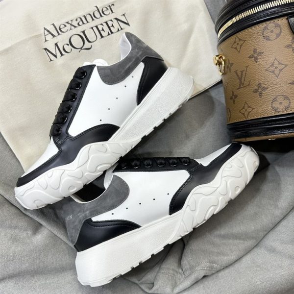 ALEXANDER MCQUEEN COURT TRAINERS SNEAKER – AM28 - Image 3