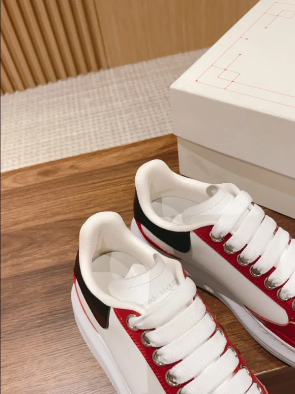 ALEXANDER MCQUEEN MEN’S OVERSIZED SNEAKER – AM32 - Image 5