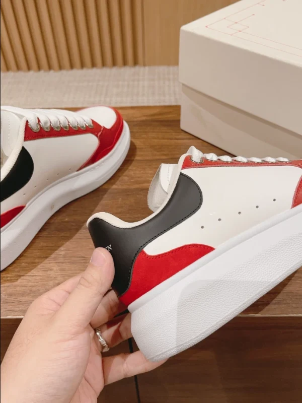 ALEXANDER MCQUEEN MEN’S OVERSIZED SNEAKER – AM32 - Image 7