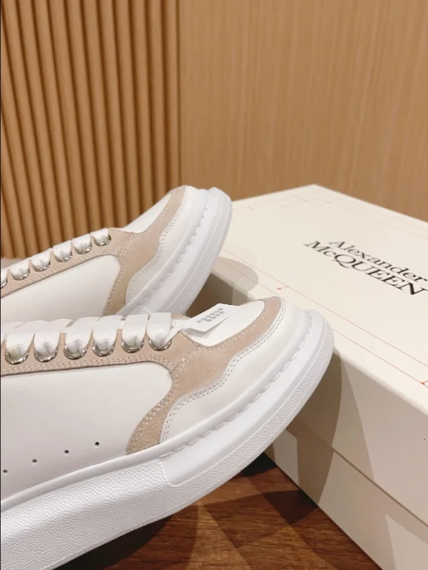 ALEXANDER MCQUEEN MEN’S OVERSIZED SNEAKER – AM33 - Image 4