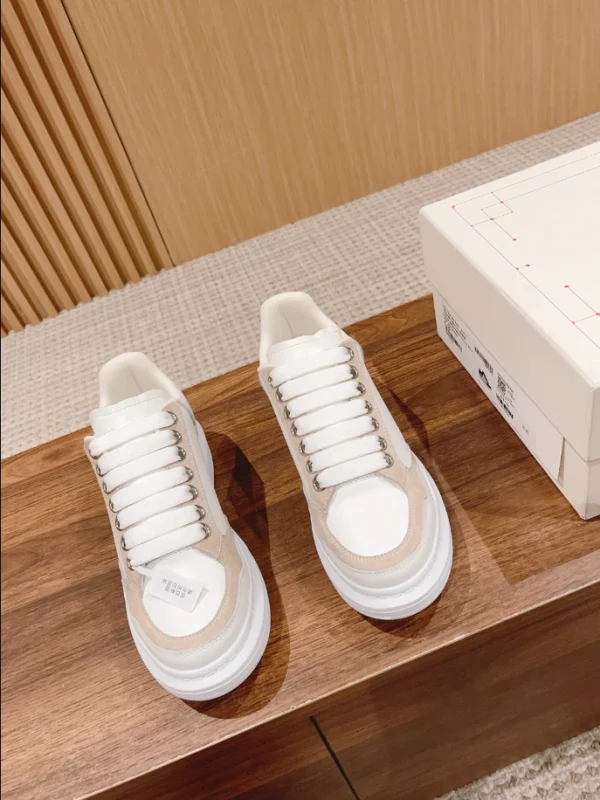 ALEXANDER MCQUEEN MEN’S OVERSIZED SNEAKER – AM33 - Image 5