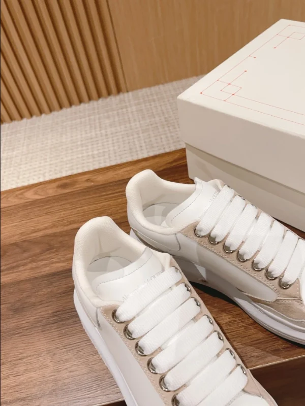 ALEXANDER MCQUEEN MEN’S OVERSIZED SNEAKER – AM33 - Image 7