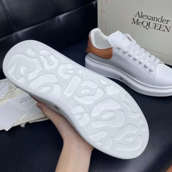 ALEXANDER MCQUEEN MEN’S OVERSIZED SNEAKER – AM34 - Image 5