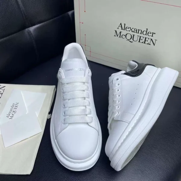 ALEXANDER MCQUEEN MEN’S OVERSIZED SNEAKER – AM35 - Image 5