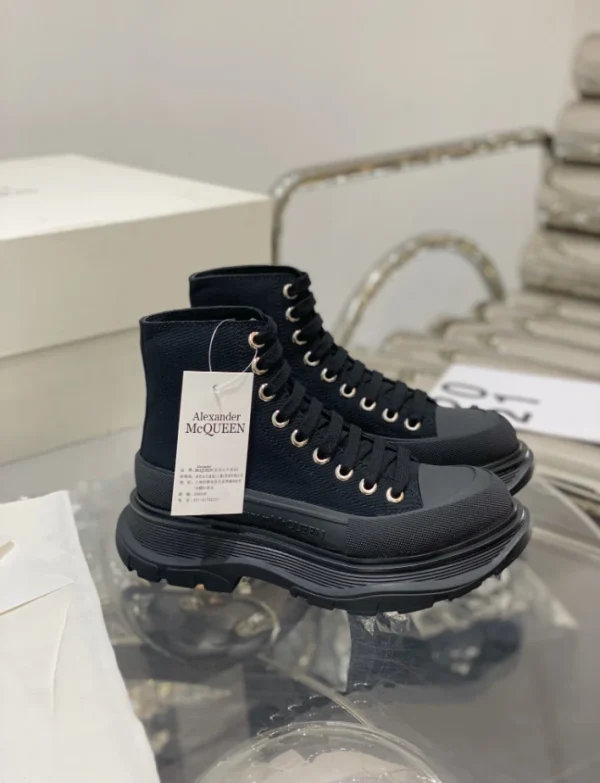 ALEXANDER MCQUEEN MEN’S TREAD SLICK BOOT IN BLACK – AM22 - Image 2