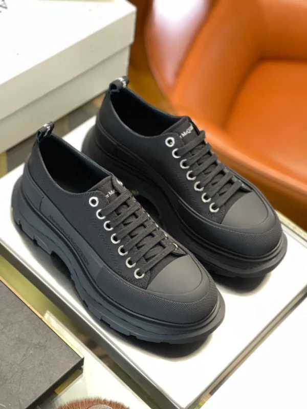 ALEXANDER MCQUEEN MEN’S TREAD SLICK LACE UP IN BLACK – AM26 - Image 2